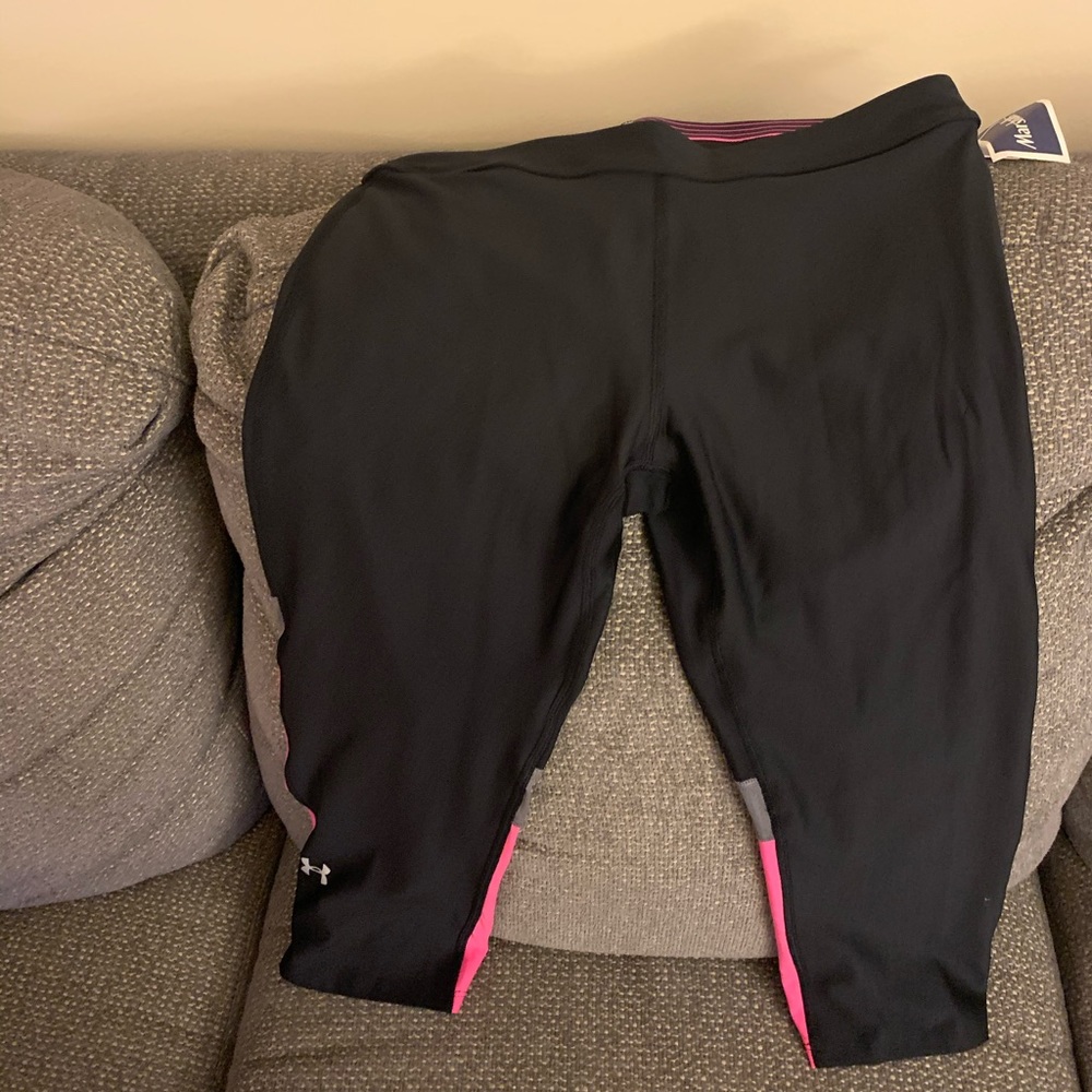 Under Armour cropped yoga pant